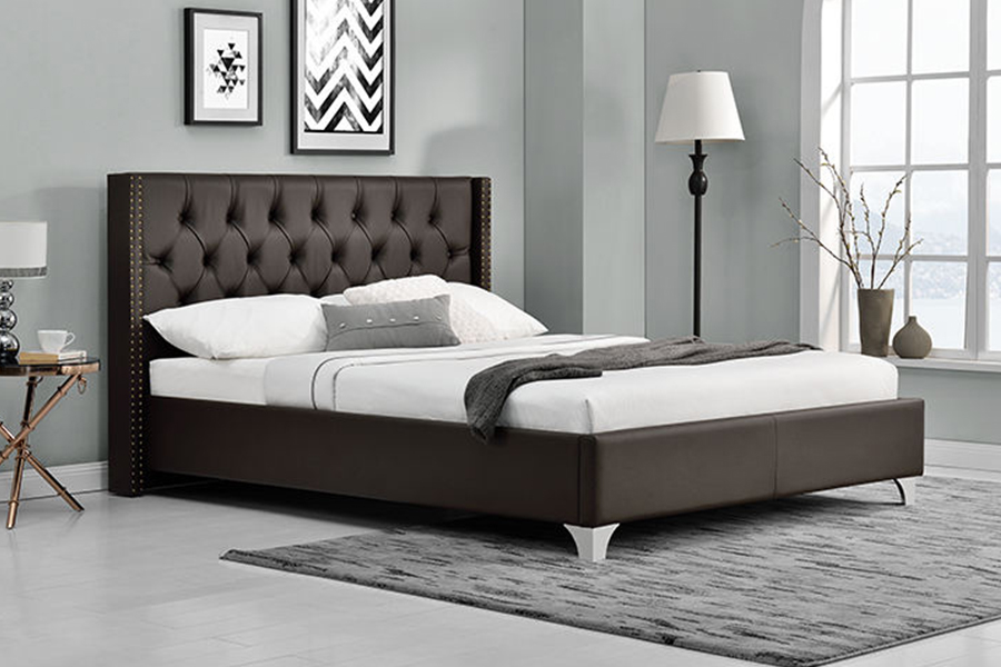 Giường bọc nệm kiểu dáng cổ điển 1210 Wing Design